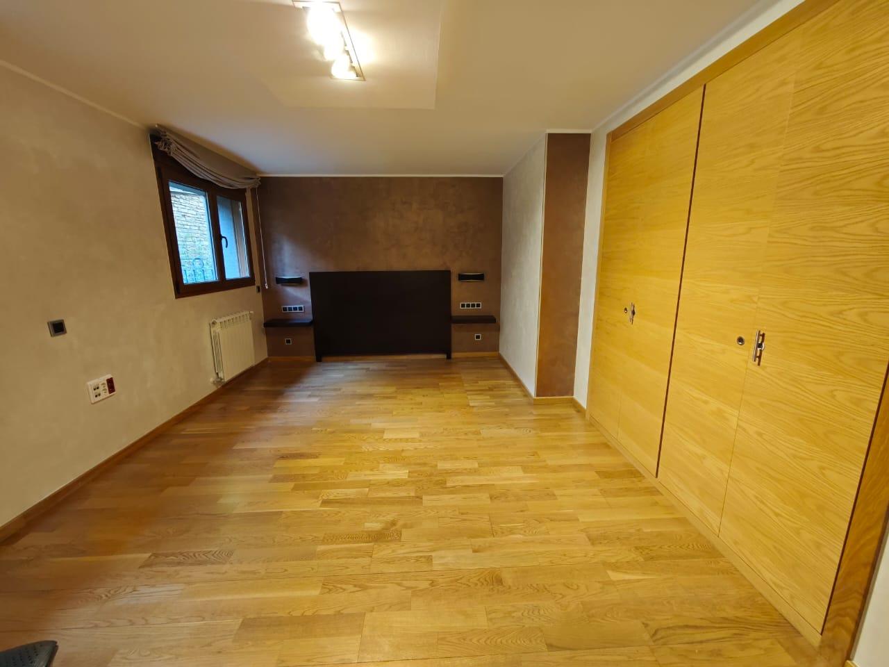 Piso en venta en Ordino, 2 habitaciones, 110 metros