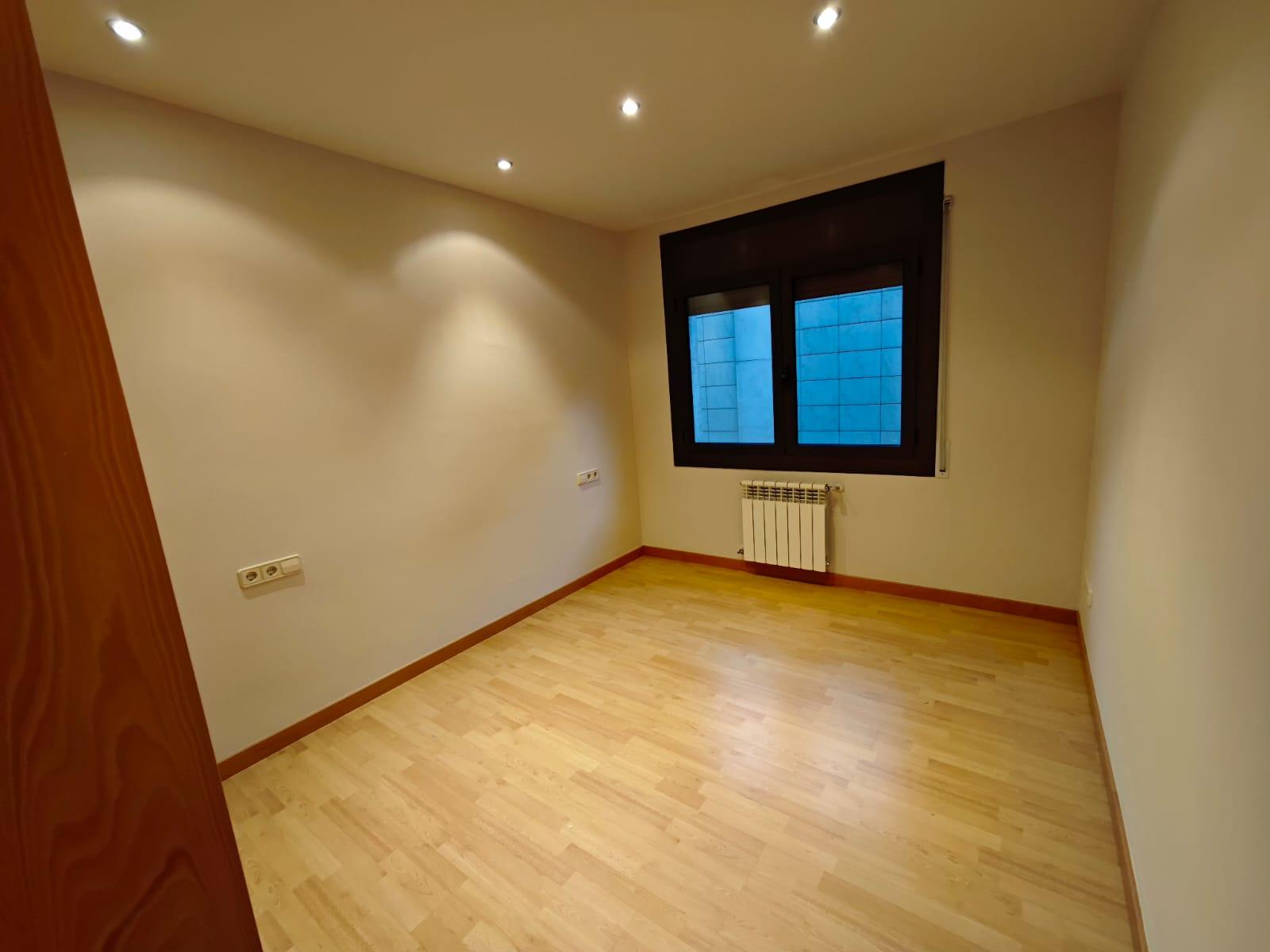 Piso de alquiler en Andorra la Vella, 3 habitaciones, 120 metros