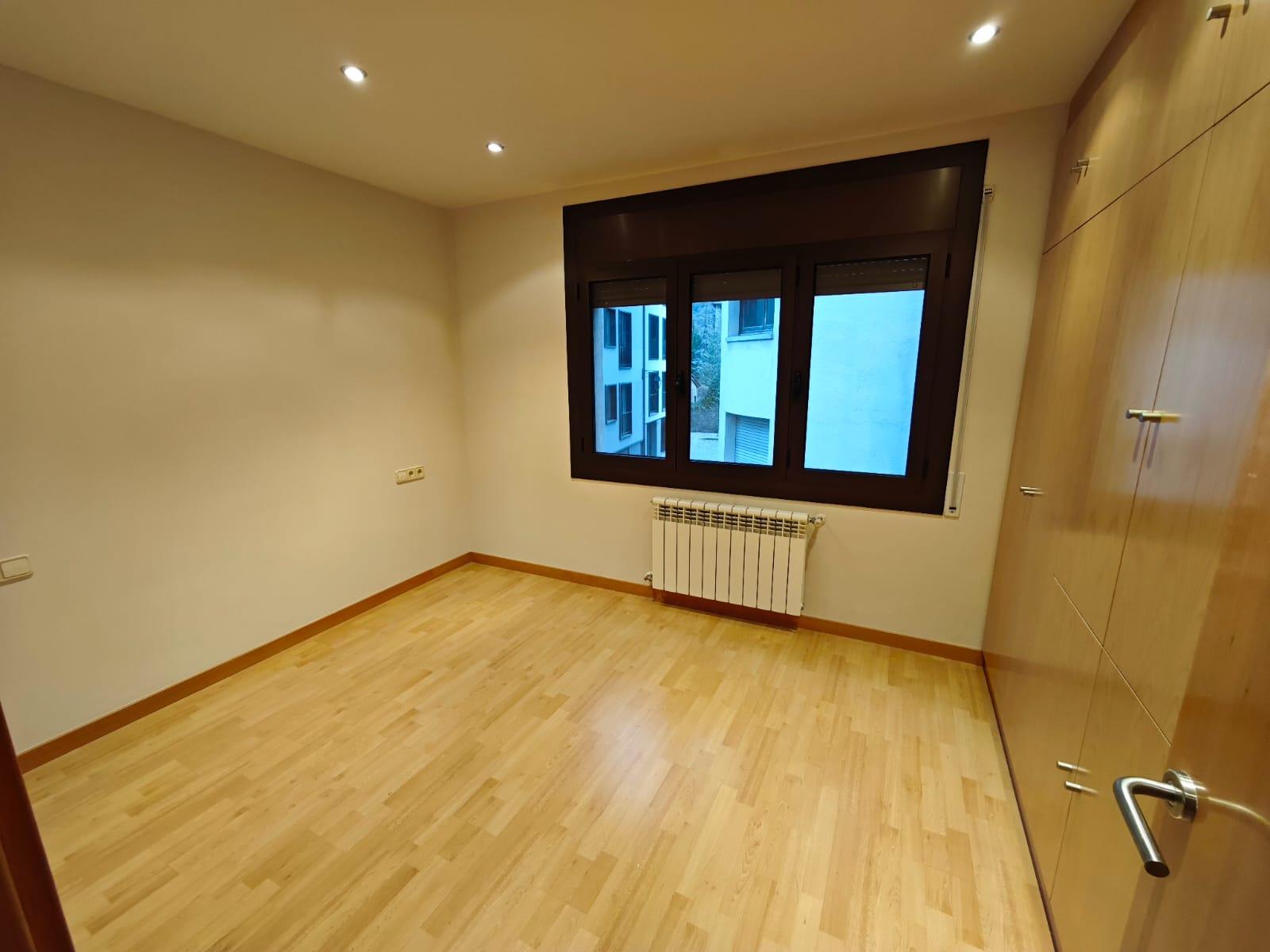 Piso de alquiler en Andorra la Vella, 3 habitaciones, 120 metros