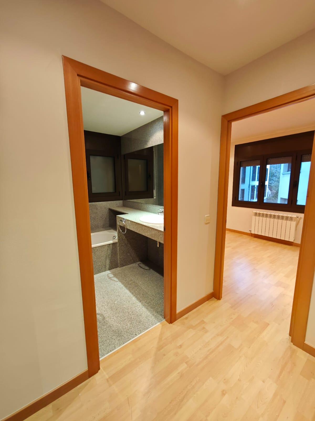 Piso de alquiler en Andorra la Vella, 3 habitaciones, 120 metros